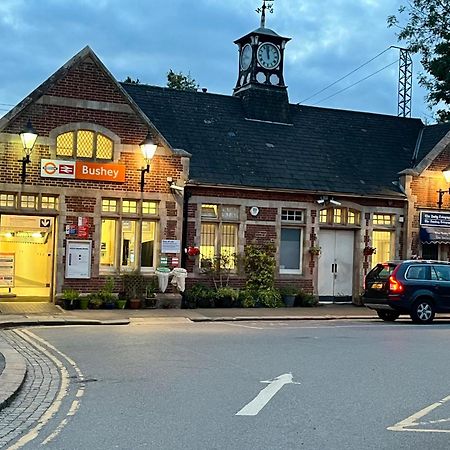 Modern Flat With Garden- 10Min Uber To Harry Potter Studios Watford  Zewnętrze zdjęcie